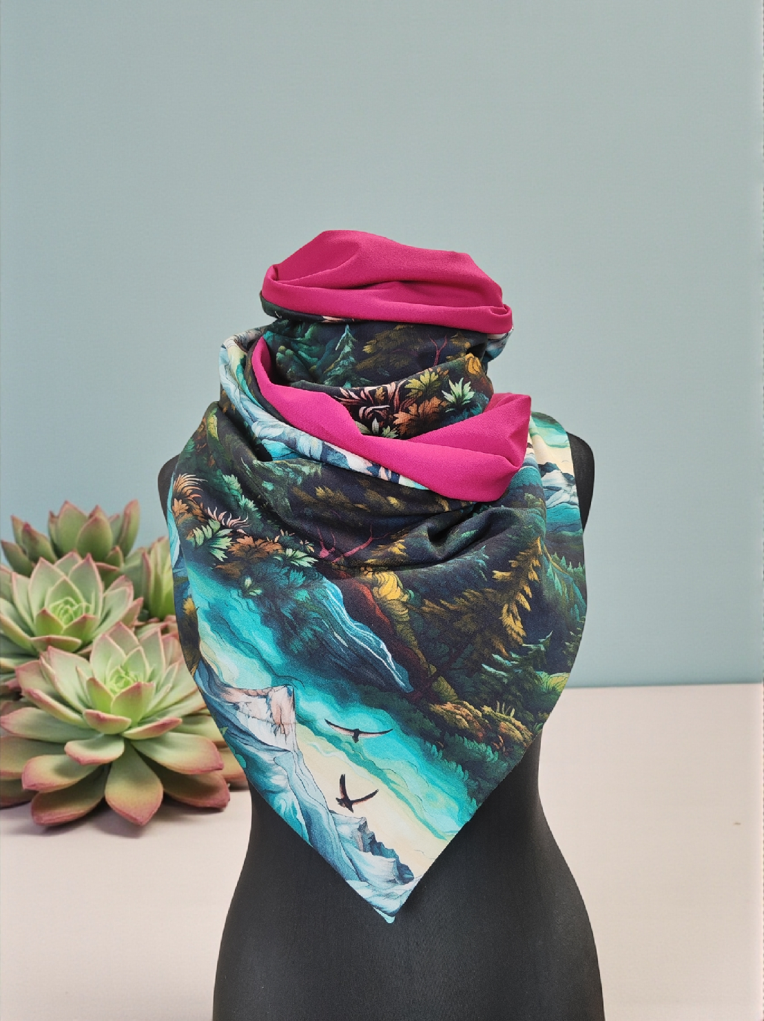 Barevně kombinovatelná šála pro zimní outfit